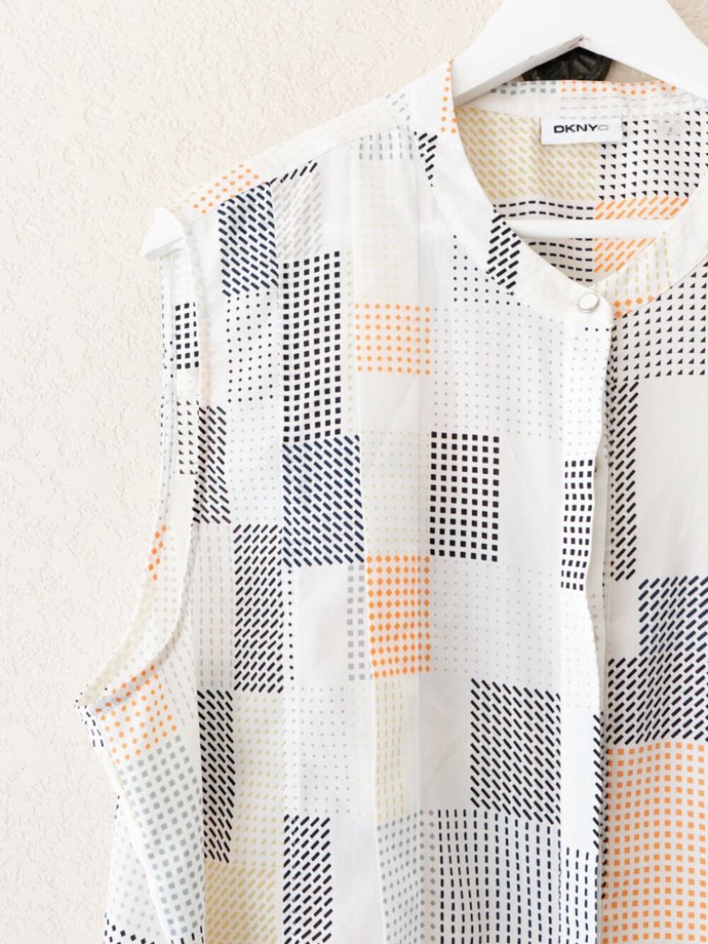 DKNYC Sleeveless Shirt Dress XL White Black Orange Pattern Button Front Modern - Picture 5 of 15
